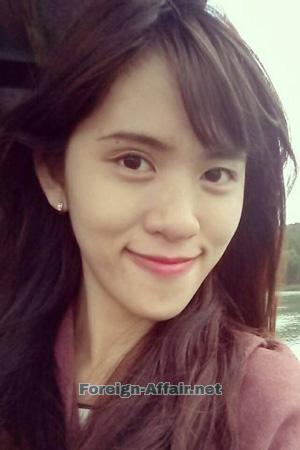 195030 - Hoang Thuy Trang Age: 33 - Vietnam