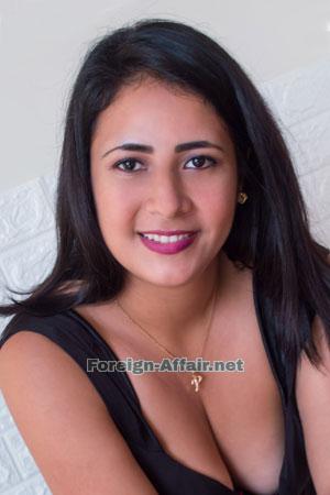 208290 - Alexandra Age: 36 - Peru