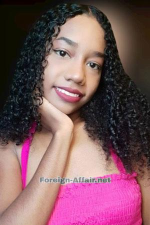 213227 - Angelica Age: 29 - Colombia