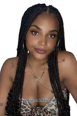 215374 - Yineth Age: 30 - Colombia