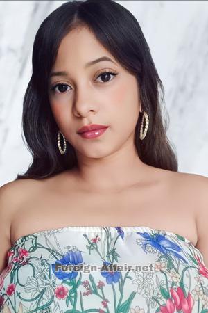 215556 - Laura Age: 34 - Colombia