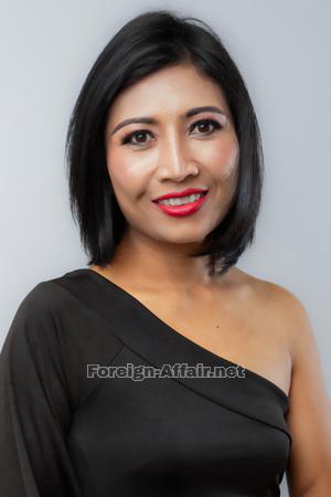 219770 - Ploychomphoo Age: 42 - Thailand