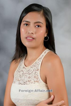 220528 - Rovelyn Age: 26 - Philippines