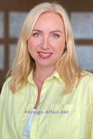 227687 - Iuliia Age: 53 - Mexico